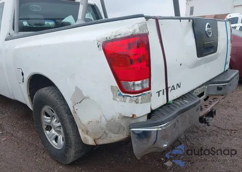 2005 Nissan Titan Xe z USA, uszkodzony, nr VIN 1N6BA06A75N547229